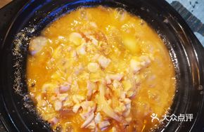 Braised Fresh Pig Brain in Clay Pot