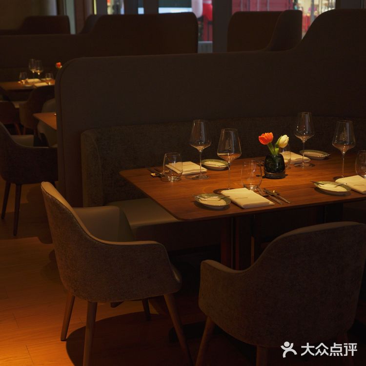 牛排家｜新店初体验[礼花]