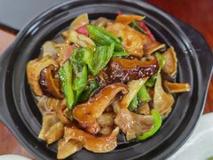 双菇面筋煲-胡子饮食店