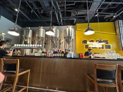 -HUZI虎滋精酿餐吧(京西大悦城店)