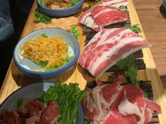 全家福十一拼烤肉-明洞阿姨·韩式酱蟹烤肉·创意料理(三元桥店)