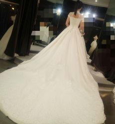 点击看大图 -艾米丽婚纱礼服