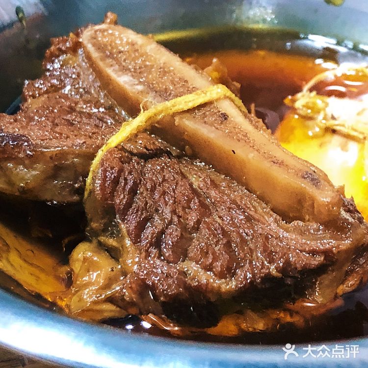 地铁一个多小时，来吃口网红肉