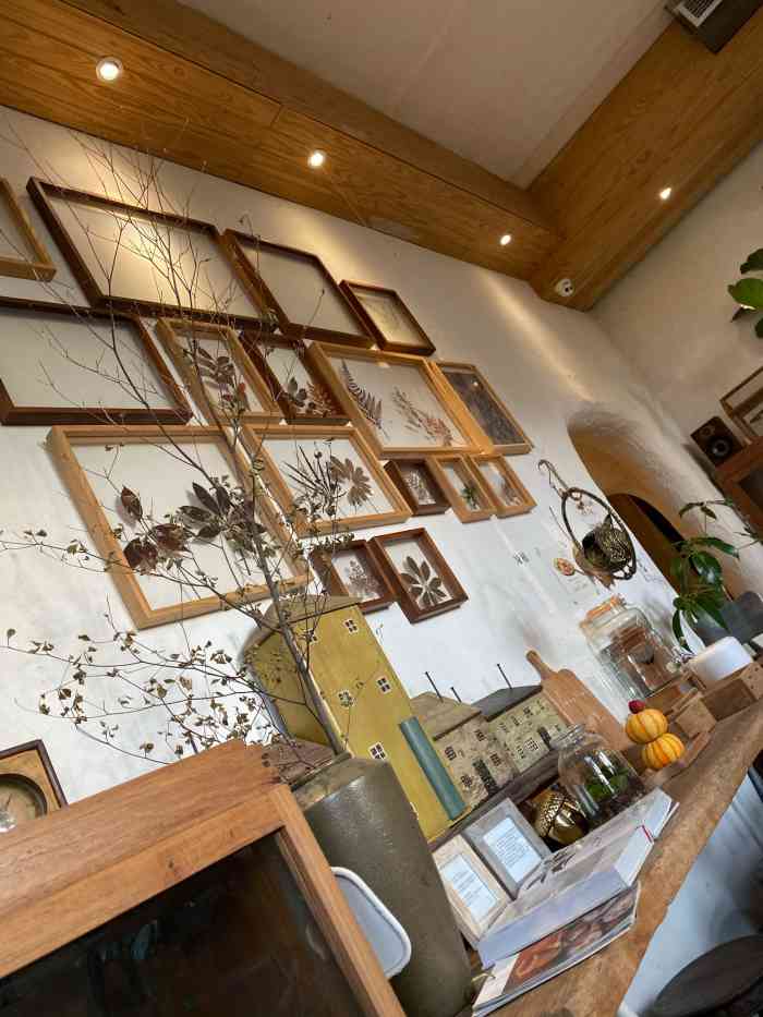 懒鱼时光馆(贰厂店)-"店面位于重庆市二厂创意园,店面的位置还算.