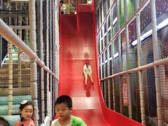 -反斗乐园π·电玩·高空拓展·蹦床(龙华天虹店)
