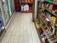 -全家便利店(愚园店)