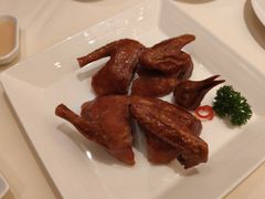 玻璃脆皮乳鸽-利苑酒家(宜安广场店)