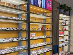 -优医视平价眼镜蔡司依视路折扣工厂店(十里堡店)