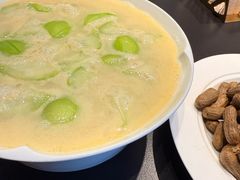 青豆烧苹果丝瓜-羊门客在·烤盐池滩羊·川菜