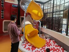 -东方明珠·可口可乐欢乐餐厅