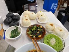 -李与白包子铺(桐梓林店)