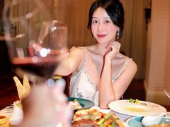 -深圳富苑皇冠假日套房酒店