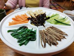 -云海肴·汽锅鸡·云南菜(天山百盛优客店)