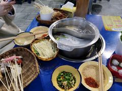 -马路边边·成都串串(翠柏路店)