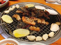 -草家酱蟹炭火烤肉店(珲春南路一店)