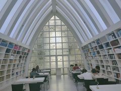 -钟书阁(松江泰晤士小镇店)