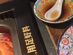 -老牌坊云南鱼豆花火锅(哈西万达店)