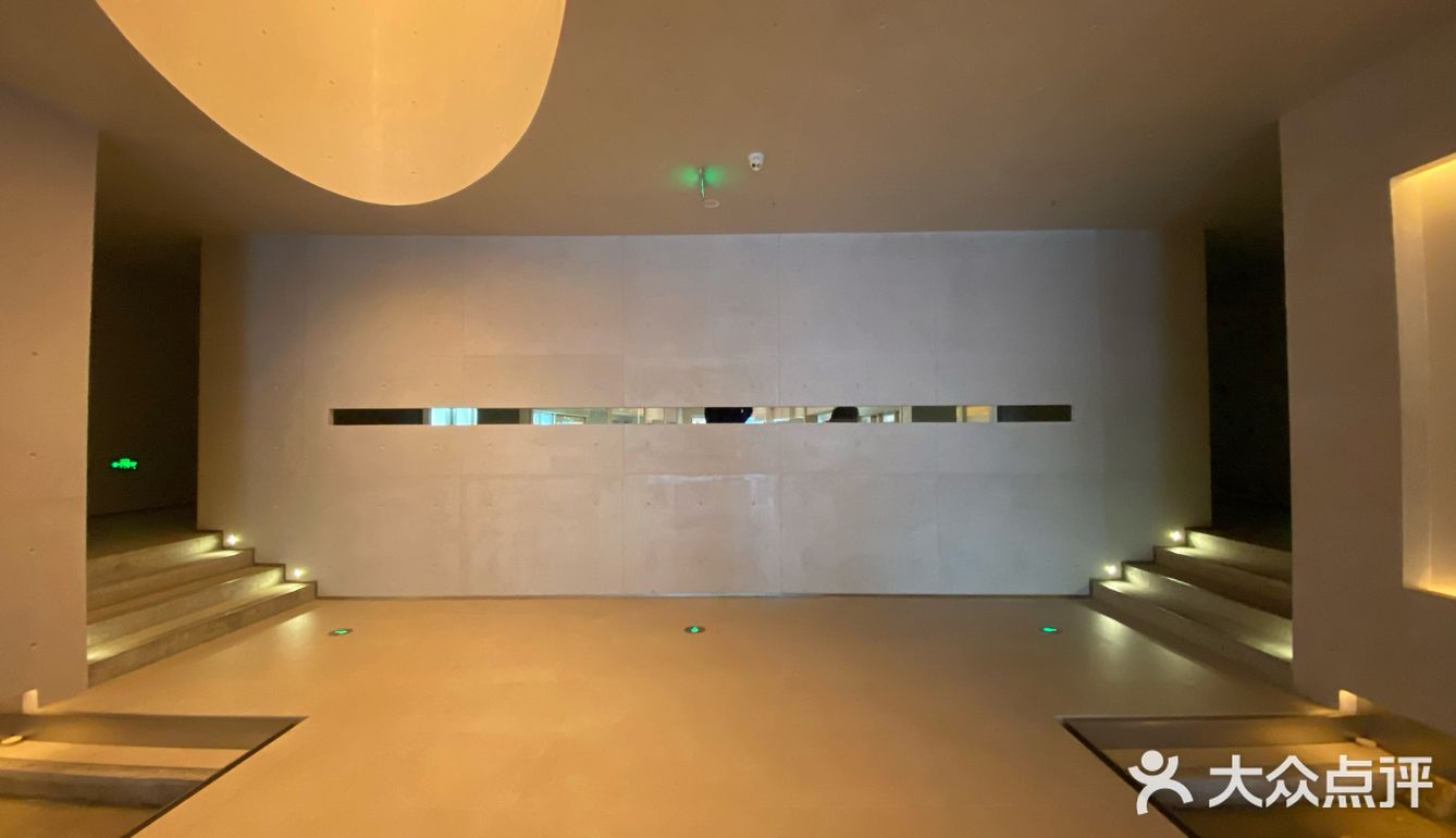 好逛-荒石展厅