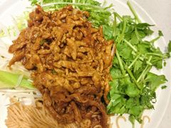 京酱肉丝-小桃红·东北菜·春饼烤鸭(南阳湖街店)