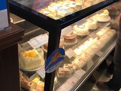 -红宝石·鲜奶小方·海派西点房(金杨店)