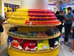 -m豆巧克力世界(上海世茂广场店)