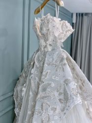 点击看大图 -GRACE KELLY婚纱与礼服(北京店)