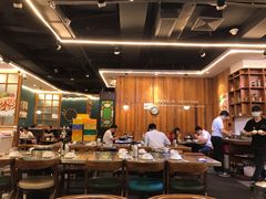 大堂-胡须佬鸡煲四季火锅店(石厦西村直营店)