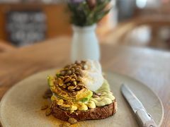 牛油果吐司-BOR Eatery(安福路店)