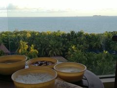 -三亚湾海居铂尔曼度假酒店