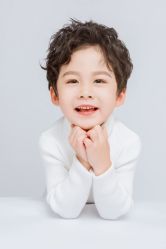 -巴黎新娘婚纱摄影