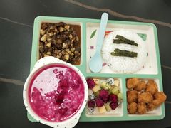 香菇牛肉粒配火龙果套餐-艾米茉亲子餐厅(万象城店)