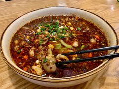 -兔行天下-鸿鹤鲜锅兔(中海国际店)