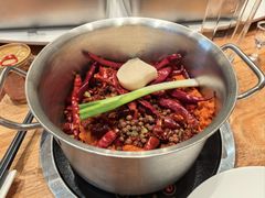 -茅草房·河畔园林火锅