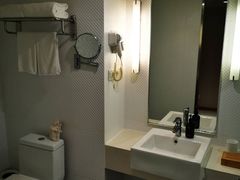 -全季酒店(重庆李子坝牛角沱地铁站店)
