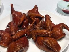 玻璃皮润烧乳鸽皇-北京厨房(SKP店)