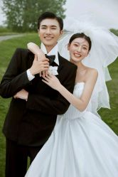 -喜爱高定婚纱摄影