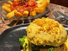 瀑布芝士牛肉汉堡-Let'sBURGERplus·非常创意汉堡(三里屯店)