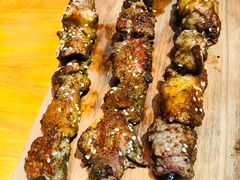 红柳羊肉串-阿里家·新疆烤肉酒場 by MIG