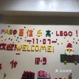 进门不会有店员一直跟着，拍照购物两不误。很多吃的