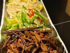 -山川小町·极番烧肉(新地假日广场店)