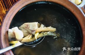 Stinky Vinegar Chicken Pot