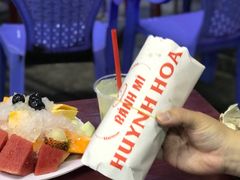 -Bánh Mì Huynh Hoa