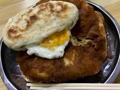 烧饼夹蛋-增盛魁小吃店