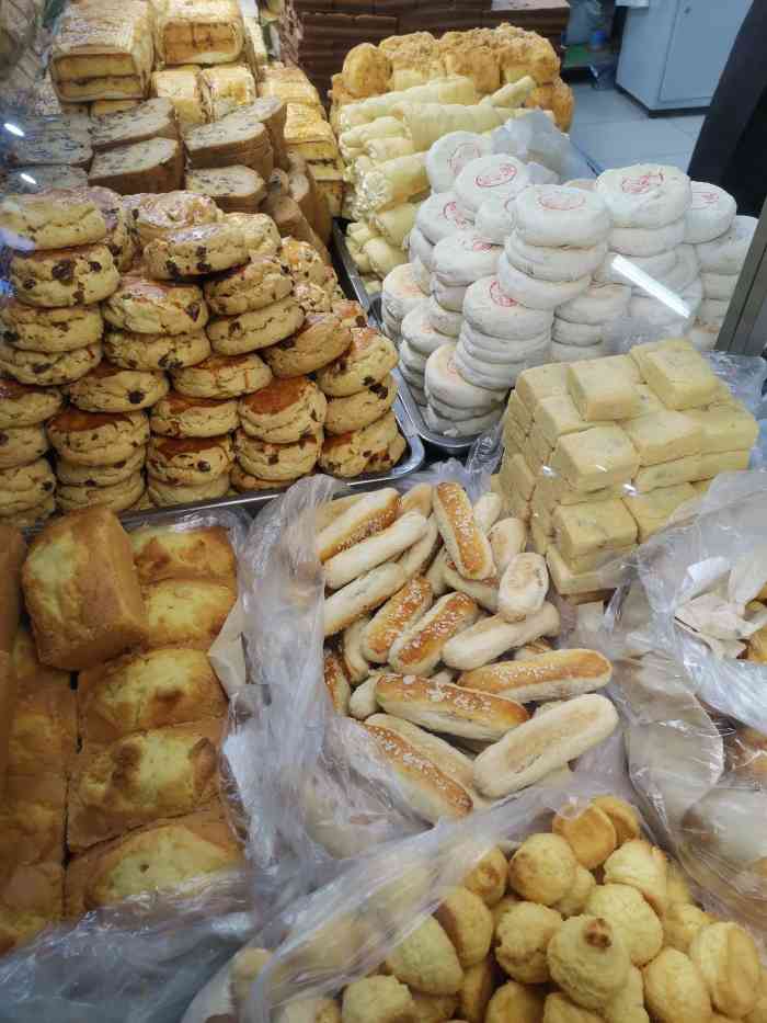 老莫西饼(城乡华懋店)-"一进商场就看见一大堆人在排队,结果发现是.