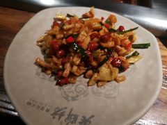 -老牌坊云南鱼豆花火锅(嵩山店)
