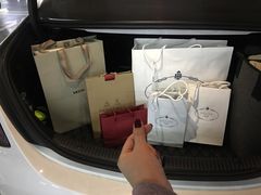 -天津波士信达奔驰4S店(卫津南路店)