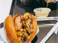 -TRIPS BURGER(大钟寺店)