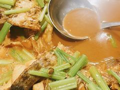 国道烧鱼-鄱阳湖·江西小炒·瓦罐煨汤(五道口店)