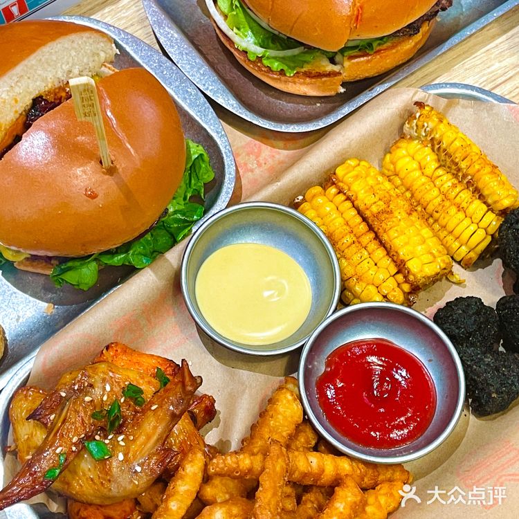 天呐！新疆的🍔汉堡居然是加辣皮子的？！