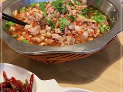 -兔行天下-鸿鹤鲜锅兔(中海国际店)